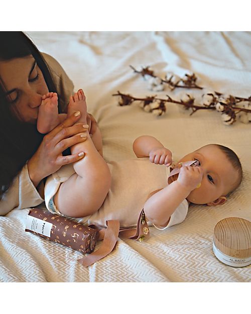 Alisèa Parma Nanna Lunga un Sorriso - Olio Calmante - Olio di Mandorle e Vitamina E - da agricoltura Biologica Italiana Creme ed Olii Baby