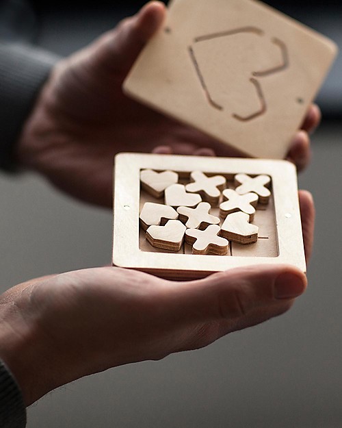 Babai Toys Gioco del Filetto in Legno - Love is… - per Tutta la Famiglia Giochi di una Volta