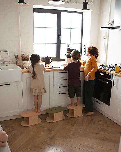 Babai Toys Sgabello Antiscivolo in Legno Montessori - Terra - Stimola l'Autonomia e la Fantasia del tuo Bambino Sgabelli
