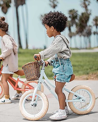 Banwood Bicicletta Senza Pedali First Go + Casco Classico per Biciclette Per Bambini - Sky - da 3 a 5 anni! Biciclette senza Pedali