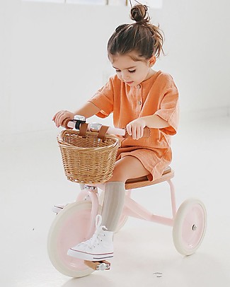 Banwood Triciclo Legno ed Ecopelle con Cestino e Maniglione Removibile - Rosa - Dai 2 anni Biciclette