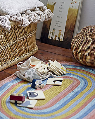 Bloomingville Set da 6 Macchinine, Multicolor - Zainetto Morbido Incluso! Macchine e Trenini in Legno