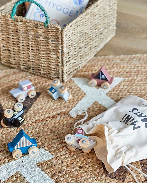 Bloomingville Set da 6 mini barche, Multicolor - Zainetto Morbido Incluso! Macchine e Trenini  in Legno