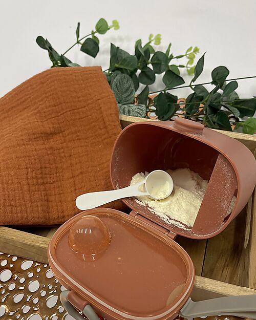 Bo Jungle Contenitore per Latte in Polvere o Snack - Terracotta - Con Misurino Contenitori per Alimenti