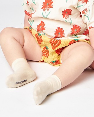 Bobo Choses Pantaloncini Copripannolino - Strawberry All Over - 100% Cotone Bio Pantaloni Corti