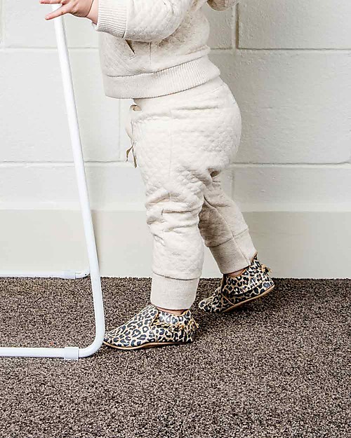 Bobux Scarpina Soft Sole, Oro Leopardato - La cosa migliore dopo i piedi scalzi! Scarpine Soft Sole