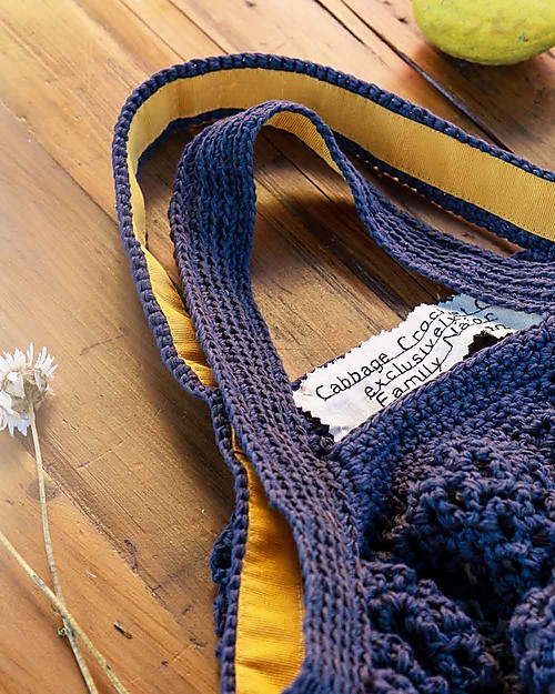 Cabbage Crochet Club per Family Nation Borsa Everyday Blu Notte con Nastro Gros Giallo - 100% Fatto a mano con filati riciclati Borse Shopper