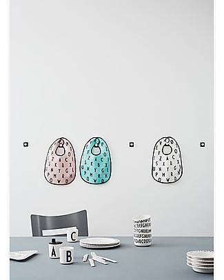 Design Letters & Friends Bavaglino Alfabeto, Rosa - Collezione “AJ Vintage ABC” by Arne Jacobsen Bavagli Classici