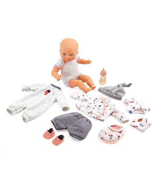 Djeco Bambola Vanille e la sua Valigia Magica con Tutti gli Accessori - Pomea Collection - 32 cm - 18m+ Bambole