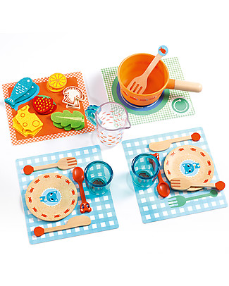 Djeco Set da Cucina in Legno Dinner Time - Gattini Cucine Giocattolo e Cibo Finto