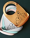 Done By Deer Bavaglino Impermeabile con Tasca Deer Friends, Mostarda - 100% silicone alimentare Bavagli Impermeabili con Tasca