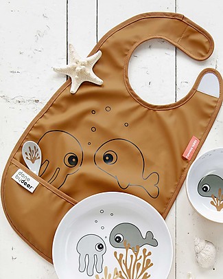 Done By Deer Bavaglino Impermeabile con Tasca Sea Friends - Mostarda - Chiusura con Velcro Bavagli Classici