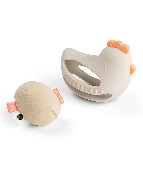 Done By Deer Gioco Multisensoriale 2-in-1 - Massaggiagengive e Sonaglio - Clucky - Sabbia - 3m+ Massaggiagengive