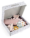 Done By Deer Goodie Box Primi Giochi - Set con Cuscino Multisensoriale, Copertina, Massagengive in Silicone e Sonaglio - Cipria - Perfetta Idea Regalo! Giochi per Neonati_