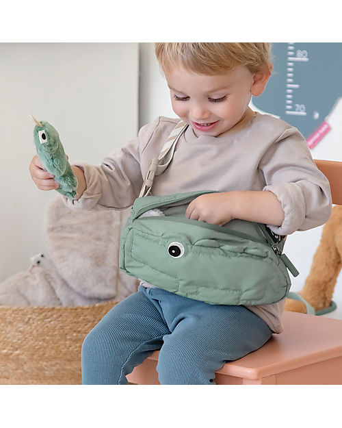 Done By Deer Marsupio per Bambini - Croco - Green - Fatto con Bottiglie di Plastica Riciclata Astucci per la Scuola