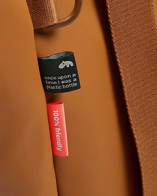 Done By Deer Zaino Cambio con Fasciatoio Ripiegabile e Ganci Passeggino, Mostarda - Fatto con bottiglie di plastica riciclata! Zaini Fasciatoio