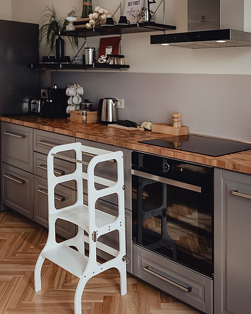 Ette Tete Torre Montessoriana Convertibile Step'n'Sit, Bianco con Cinghie Ottone Torri Montessoriane_