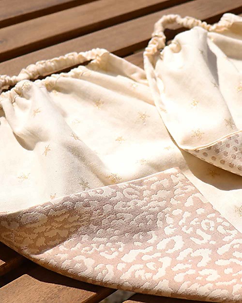 Family Nation Bavaglino con Elastico - Reversibile - Leopardato e Stelle Oro - 100% Sostenibile e Made in Toscana - Perfetti per l'Asilo! Bavagli con Elastico