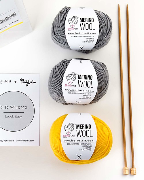 Family Nation + BettaKnit Kit Maglia Fai da Te Sciarpa e Cappello Old School Giallo - 100% Lana Merino Sciarpe