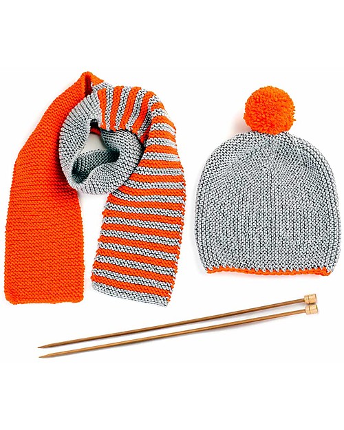 Family Nation + BettaKnit Kit Maglia Fai da Te Sciarpa e Cappello Old School Rosso - 100% Lana Merino Sciarpe