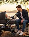 Family Nation Rock Chick™ Dondola Passeggino Automatico - 11 Suoni Calmanti e Bluetooth - Ricaricabile USB-C - 0+ Accessori Vari