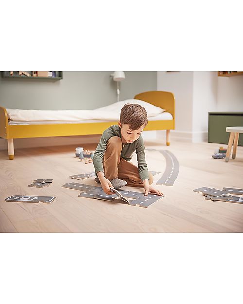 Flexa OUTLET - Puzzle Pista Auto - 22 Pezzi - Pezzo di Showroom Macchine e Trenini  in Legno