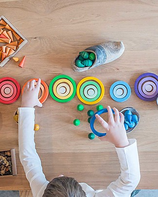 Grapat Anelli - 24 Pezzi con i Colori dell'Arcobaleno - Legno Sostenibile Giochi Creativi