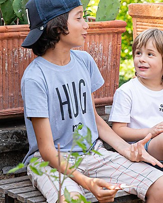 Growing Together T-Shirt Hug Me - Azzurro - Cotone Bio e Tinte Naturali T-shirt