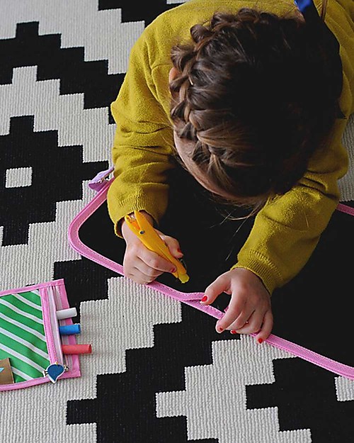 Jaq Jaq Bird Doodle It - Gufetti sugli alberi - Album Riutilizzabile più 4 Gessetti Zero Polvere Butterstix Disegnare e Colorare