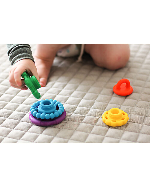Jellystone Designs Gioco Impilabile e Massaggiagengive - Rainbow - Silicone Alimentare Giochi per Neonati_