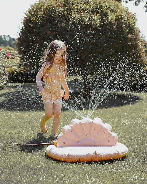 Konges Slojd Conchiglia Gonfiabile Spruzza Acqua  - Ciliegie - Divertimento Assicurato! Giochi da Spiaggia