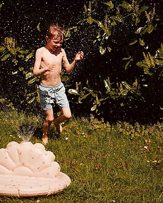 Konges Slojd Conchiglia Gonfiabile Spruzza Acqua - Ciliegie - Divertimento Assicurato! Giochi da Spiaggia