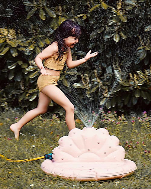 Konges Slojd Conchiglia Gonfiabile Spruzza Acqua  - Ciliegie - Divertimento Assicurato! Giochi da Spiaggia