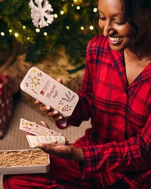 La Saponaria Cofanetto Dolci Coccole - Crema Mani Vaniglia e Cacao + Limetta Unghie Creme e Olii