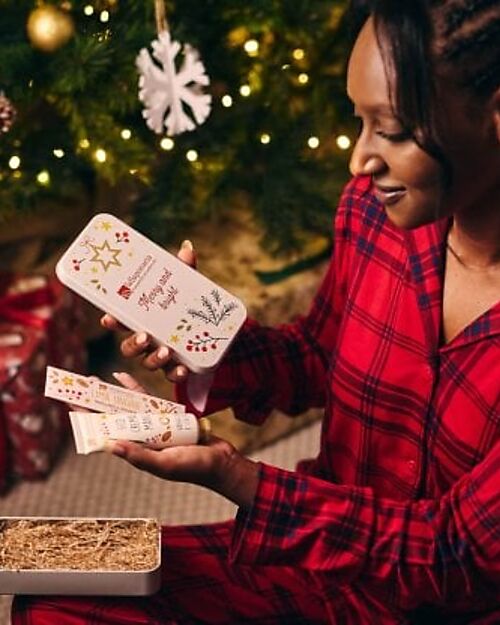 La Saponaria Cofanetto Dolci Coccole - Crema Mani Vaniglia e Cacao + Limetta Unghie Creme e Olii