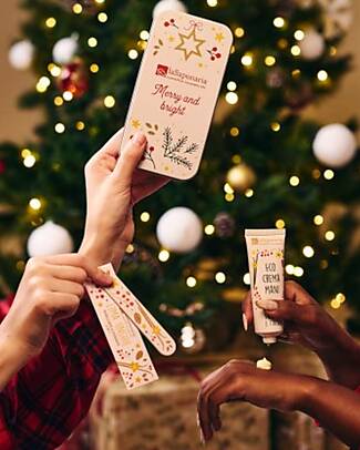 La Saponaria Cofanetto Dolci Coccole - Crema Mani Vaniglia e Cacao + Limetta Unghie Creme e Olii