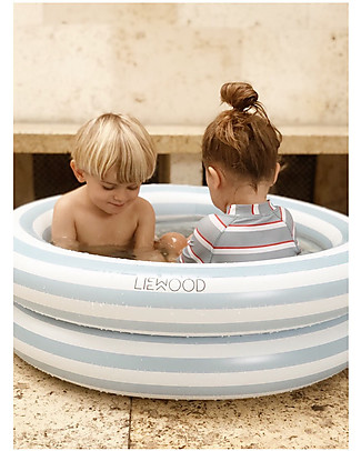 Liewood Piscina Gonfiabile per Bambini Leonore - Righe Azzurro e Crema - 80x20cm Giochi Da Spiaggia