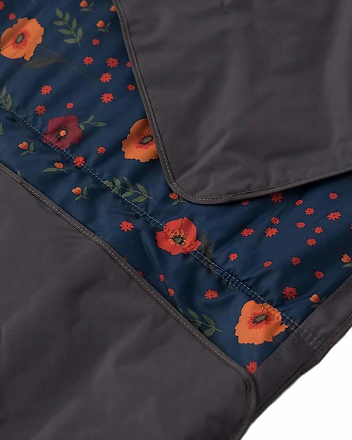 Little Unicorn Coperta Picnic Impermeabile XL 152 x 213 cm, Midnight Poppy - Facile chiusura a strappo e tracolla! Accessori Vari