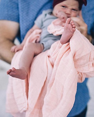 Little Unicorn Maxi Coperta Swaddle Milleusi Petali di Rosa 120 x 120 cm - 100% Mussola di Cotone Coperte