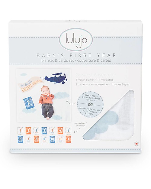 Lulujo Baby Kit Primo Anno Greatest Adventure - Copertina Swaddle in Mussola di Cotone + 14 Cards - Per i bebé più social! Swaddle di Mussola