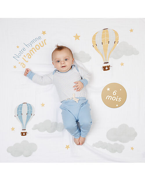 Lulujo Baby Kit Primo Anno Notre Hymne a l'Amour - Copertina Swaddle in Mussola di Cotone + 14 Cards - Per I Bebè più Social Swaddle di Mussola