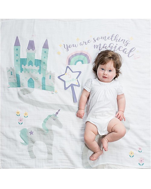 Lulujo Baby Kit Primo Anno Something Special - Copertina Swaddle in Mussola di Cotone + 14 Cards - Per i bebé più social! Swaddle di Mussola