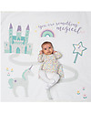 Lulujo Baby Kit Primo Anno Something Special - Copertina Swaddle in Mussola di Cotone + 14 Cards - Per i bebé più social! Swaddle di Mussola