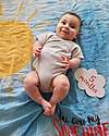 Lulujo Baby Kit Primo Anno You Are my Sunshine - Copertina Swaddle in Mussola di Cotone + 14 Cards, You Are my Sunshine - Per i bebé più social! Swaddle di Mussola