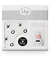 Lulujo Baby Set Hello World, Cappellino + Swaddle, Baci e Abbracci, 120 x 120 cm - Bambù Swaddle di Mussola