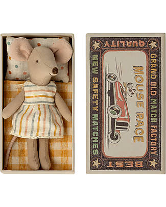 Maileg Topo Sorella Maggiore in Scatola di Fiammiferi - 13cm - Design Vintage e Nostalgico! Peluche