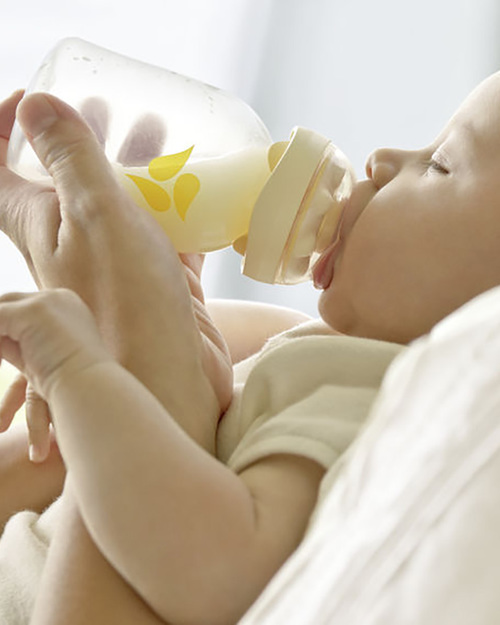 Medela Biberon 150 ml con Tettarella Calma - Riproduce la Suzione Naturale Biberon_