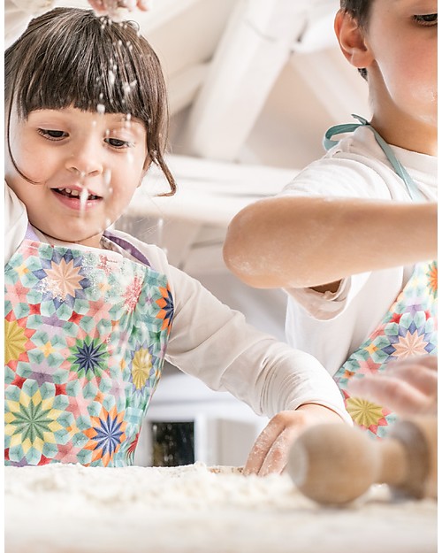 Motomo Set Gioco Grembiulino e Cucchiaio "Caleidoscopio", Azzurro - Cotone bio e legno naturale Accessori Cucina