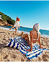 Nobodinoz Cuscino Impermeabile Portofino - Blue waves Waffle - 35x23 cm Giochi da Spiaggia