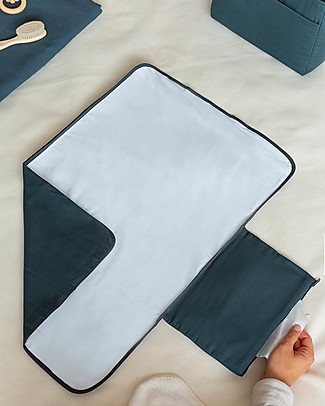 Nobodinoz Fasciatoio da Viaggio Impermeabile Baby on the Go - Blu - 50 x 70 cm - Cotone Bio Borse Cambio e Accessori